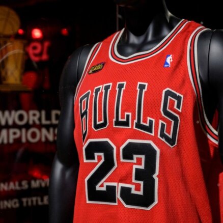 Džordana 1998. gada NBA fināla kreklu pārdod par rekordsummu