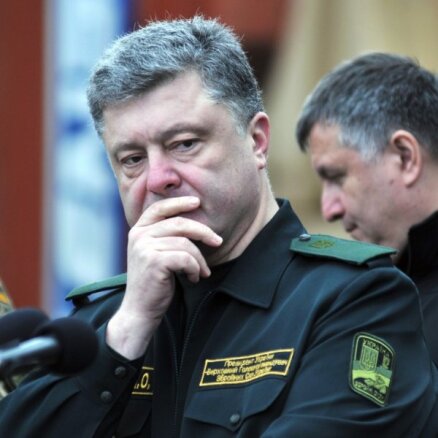 Порошенко поставил задачу поднять флаг Украины над Донбассом и Крымом
