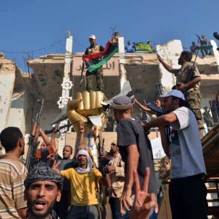 Lībija oficiāli pasludina tautas atbrīvošanos pēc Kadafi  režīma gāšanas