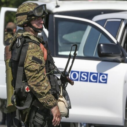 Наблюдатели ОБСЕ попали под обстрел на границе с Украиной