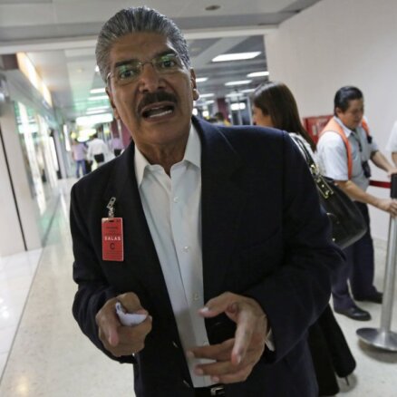 Salvadoras prezidenta vēlēšanās uzvarējis bijušais kaujinieku līderis