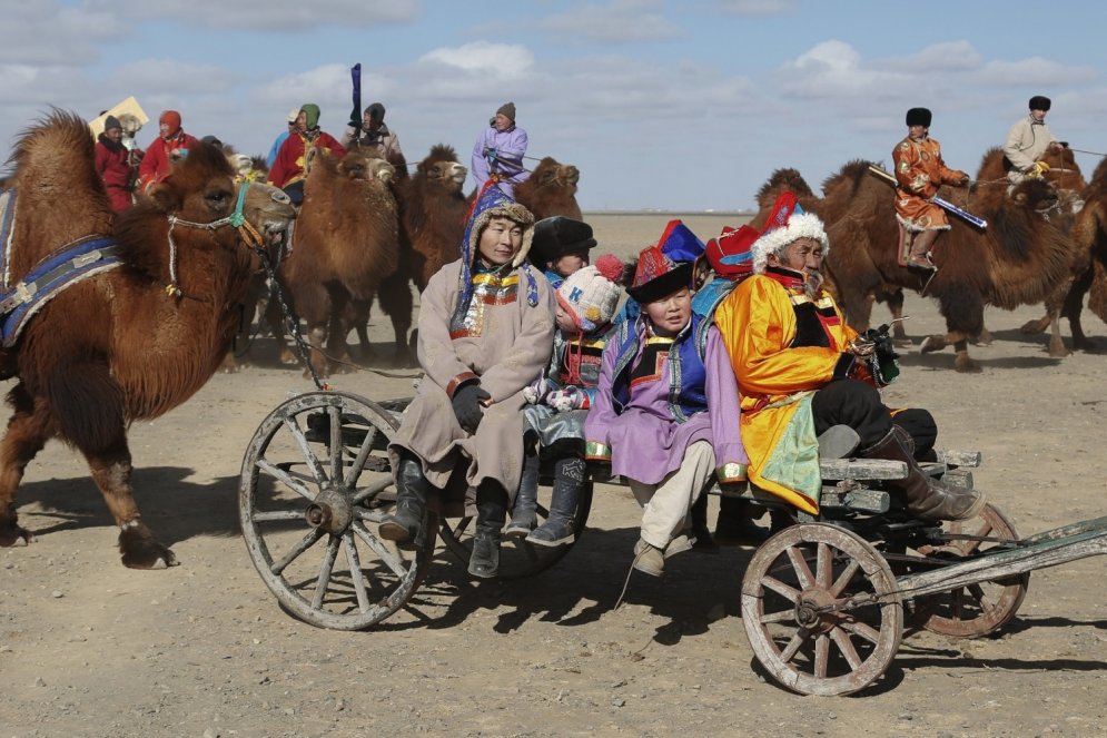 Iespējams, stilīgākais brīvā laika pavadīšanas veids: Jāšana ar kamieļiem