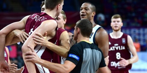 Rendolfs pēc incidenta ar Porziņģi saņēmis gūzmu rasistisku piezīmju