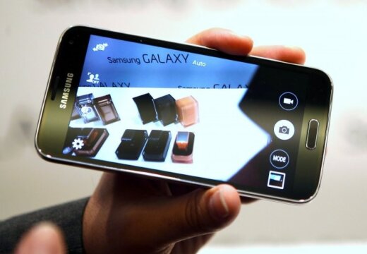 'Samsung' atklāj jauno 'Galaxy S5' viedtālruni