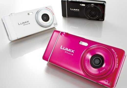 'Panasonic Lumix Phone' mobilais tālrunis ar 13,2 megapikseļu kameru