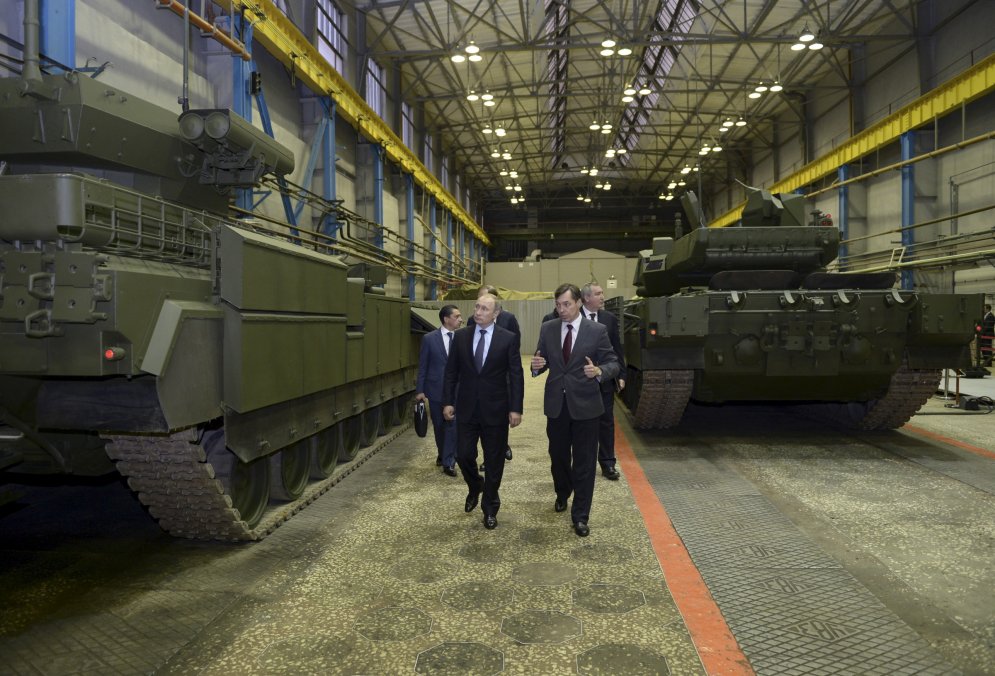 Лидер военного времени. 20 фото, на которых президент России и армия России — едины