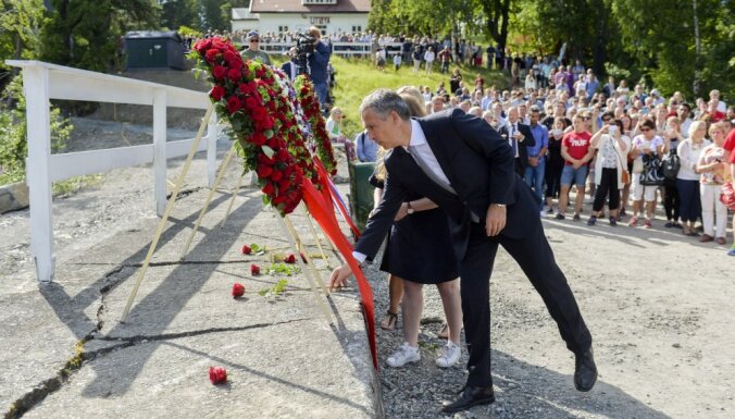 В Норвегии вспоминают жертв двойного теракта Брейвика
