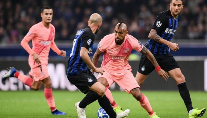 'Barcelona' pēc neizšķirta ar 'Inter' sasniedz UEFA Čempionu līgas izslēgšanas turnīru