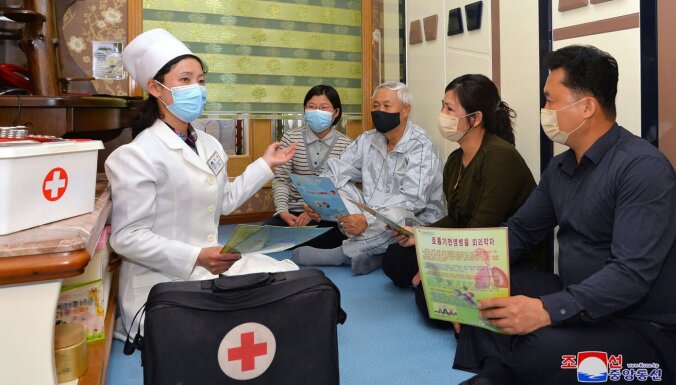 В Северной Корее зарегистрировано уже почти 2 млн людей с "симптомами лихорадки"