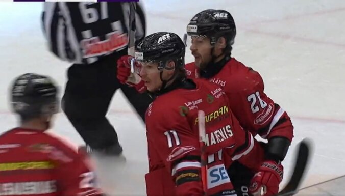 Video: Marenis ar 'hat-trick' turpina izcilo sezonu Zviedrijā