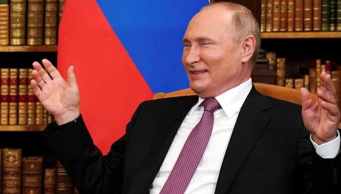 Что происходит со здоровьем Путина? Он принимает ванны из экстракта рогов оленей и ездит с врачами в Сочи