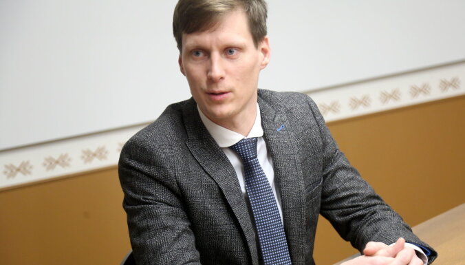 "Дайте мне три госбюджета!" Министр экономики: кто в ответе за Parex и осудят ли экс-банкиров