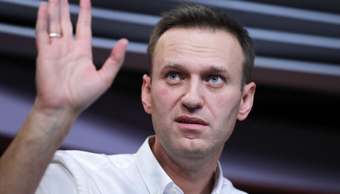 Навальный заявил о преследовании
