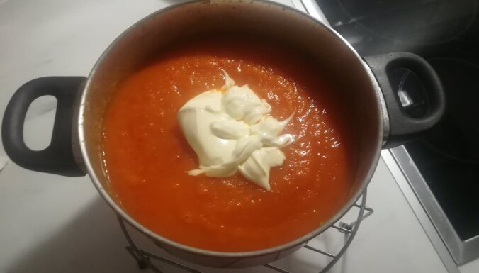 Foto recepte: ķirbju krēmzupa ar dārzeņiem un kausēto sieru