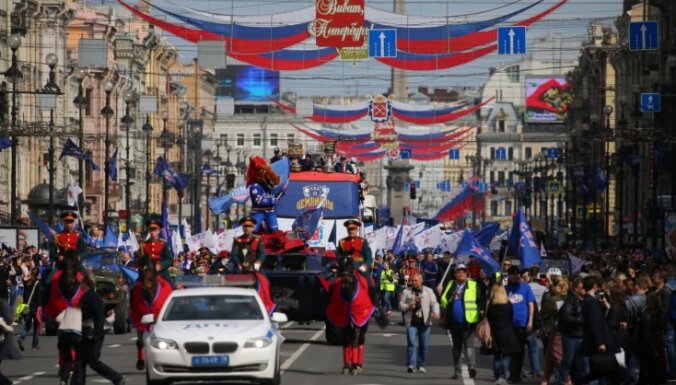 ФОТО, ВИДЕО: Чемпионский парад в Санкт-Петербурге хоккейного СКА