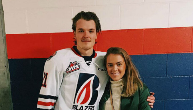 ФОТО: Новая звезда латвийского хоккея Рудольф Балцерс и его симпатичная подруга