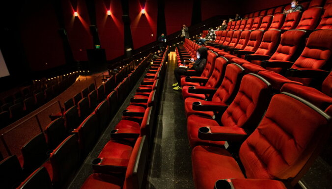 Kino nozare mudina ļaut atvērt kinoteātrus