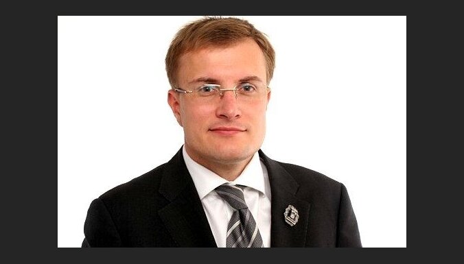 Lauris Leja: Ar lielgabaliem pa zvirbuļiem