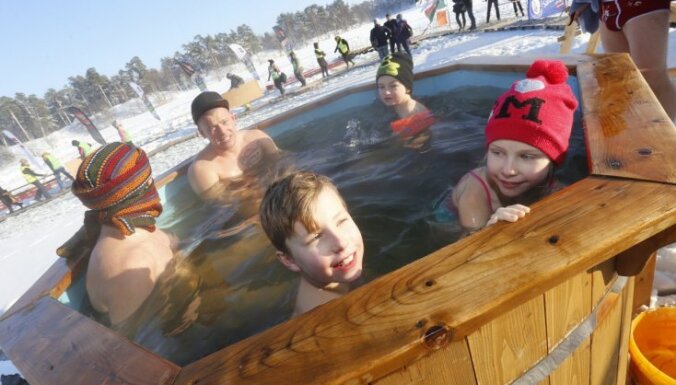 Aicina uz Stinšu svētkiem un ziemas peldēšanu Liepājā