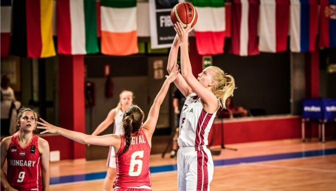 Latvijas U-18 basketbolistes EČ apakšgrupu turnīra noslēgumā uzvar Ungāriju
