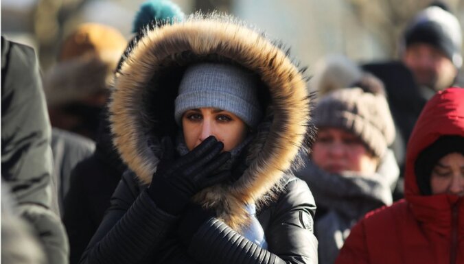 Опрос: 60% жителей Латвии в холодную погоду всегда носят шапки