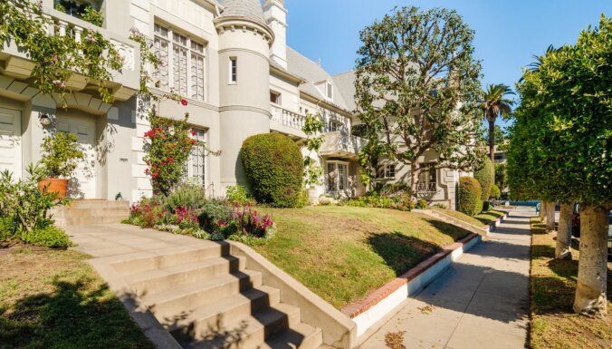 Mājīgs šiks Losandželosā: Holivudas zvaigžņu māja, kurā reiz dzīvoja Merilina Monro