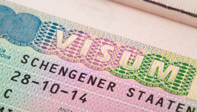 Latvija uz nenoteiktu laiku pilnībā pārtrauc izsniegt vīzas Krievijas pilsoņiem