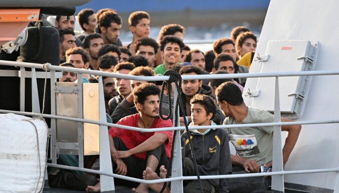 'Frontex' šogad atvēlēs 100 miljonus eiro migrantu deportēšanai