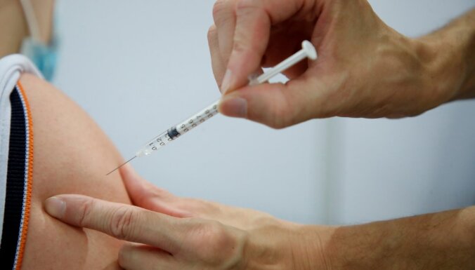 Vakcinācijas pret Covid-19 temps Latvijā turpina pieaugt