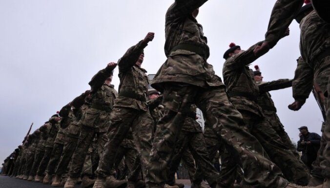 Lielbritānija varētu uz Baltijas valstīm un Poliju nosūtīt vairākus simtus karavīru