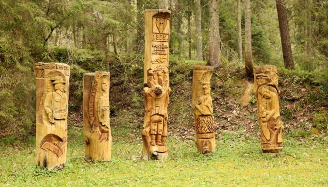 ФОТО: Окутанный тайнами и легендами Айзвикский парк в южной Латвии