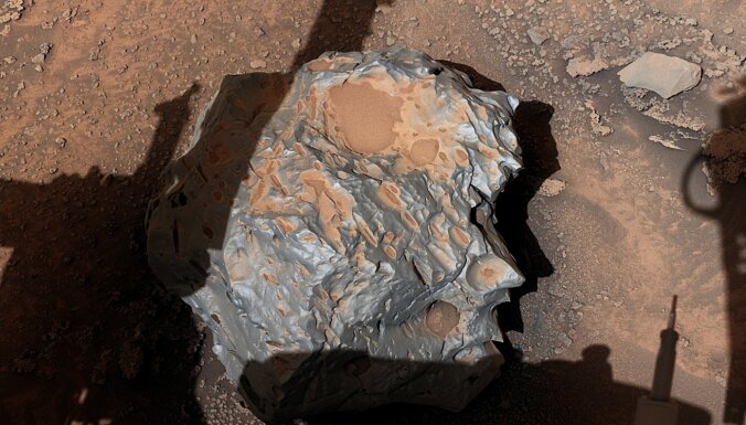 NASA rovers uz Marsa atrod skaistu dzelzs meteorītu