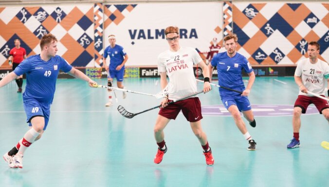 Latvijas florbolisti turpina pasaules čempionāta kvalifikācijas turnīru ar uzvaru pār Islandi