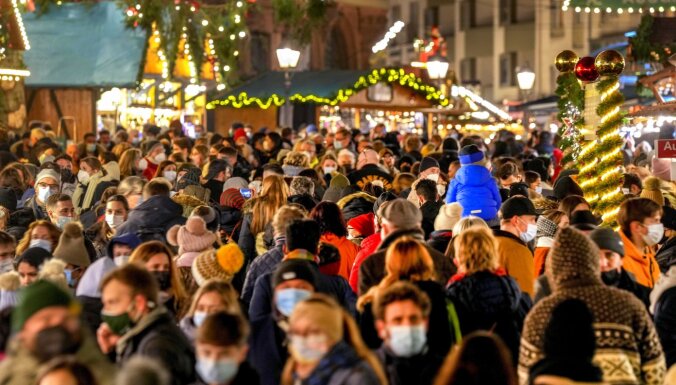 Trešdaļa vāciešu Ziemassvētkos izvairīsies no nevakcinētajiem