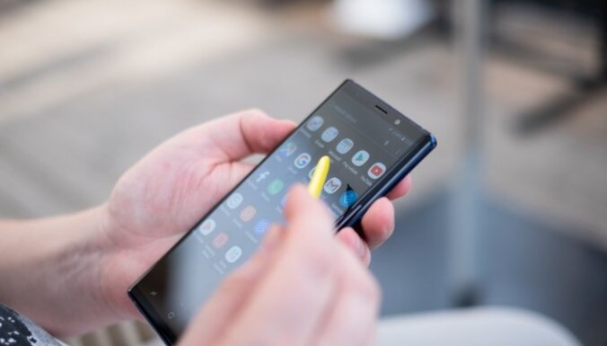 'Samsung' prezentējis savu jauno viedtālruņu flagmani 'Galaxy Note 9'