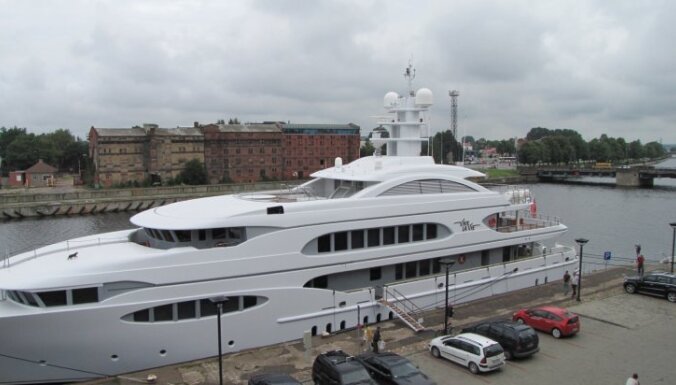 В Лиепаю прибыла яхта Vive La Vie стоимостью 100 млн EUR (видео)