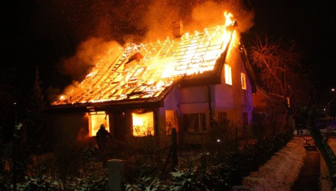 В Пурвциемсе в огне пожара погибли четыре человека