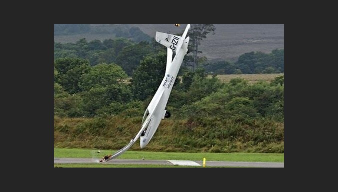 На британском авиашоу разбился самолет, пилот погиб