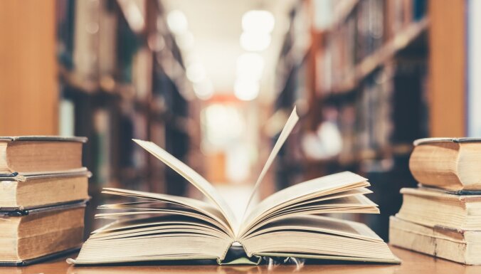 В Юрмале закроют две библиотеки и выбросят до 17 000 книг: жители возмущены решением городской думы