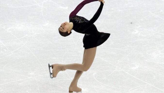 Dienvidkorejas daiļslidotāja Kima pēc strīdīgajām Olimpiādes sacensībām noslēdz karjeru