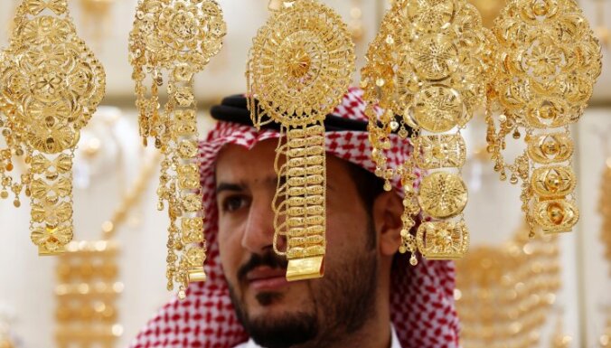 Саудиты сделали женский золотой гарнитур весом 33 кг - мировой рекорд