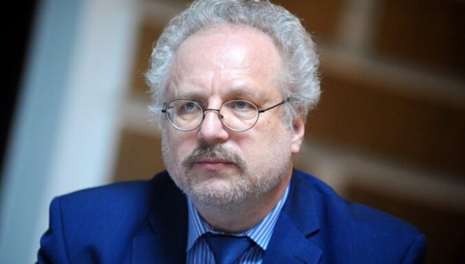 Левитс поддерживает перевод обучения в школах нацменьшинств на госязык