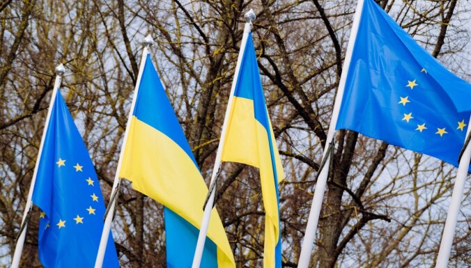 Еврокомиссия рекомендовала признать Украину и Молдову кандидатами в члены ЕС
