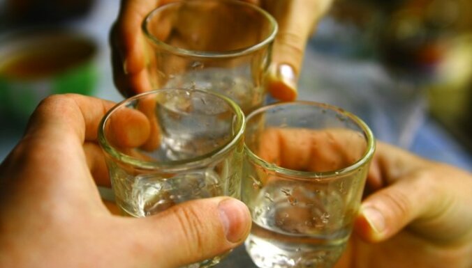 Газета: "бестселлером" в Балви стал 60% косметический спирт по цене менее 1 евро