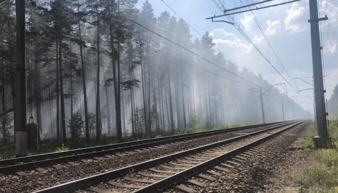 На болоте под Раматой возобновилось горение, на помощь прибыли эстонские пожарные
