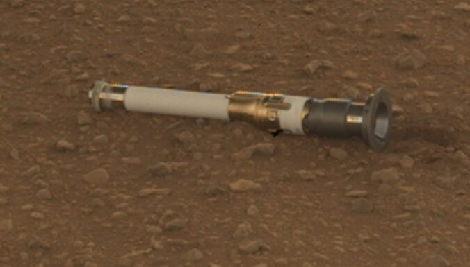 Marsa rovers sagatavojis pirmo dāvanu nosūtīšanai uz Zemi