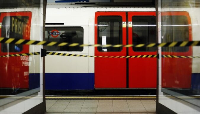 Неизвестные распылили слезоточивый газ в лондонском метро