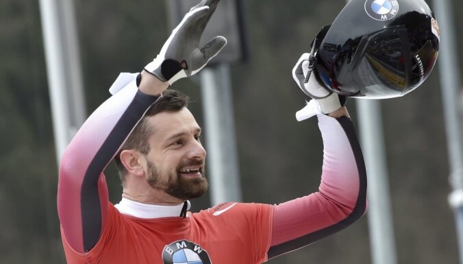 Мартин Дукурс в десятый раз подряд стал чемпионом Европы по скелетону