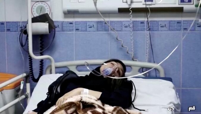 Vairāk nekā 1000 mīklainas saslimšanas: vai Irānā apzināti indētas meitenes?