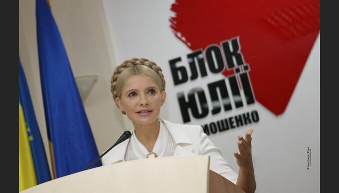 Tiesa atzīst Ukrainas ekspremjeri Timošenko par vainīgu; sods vēl nav zināms